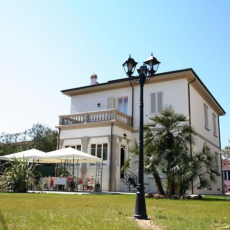Affittacamere Torre Dell'Arte Torre del Lago Puccini Exterior photo